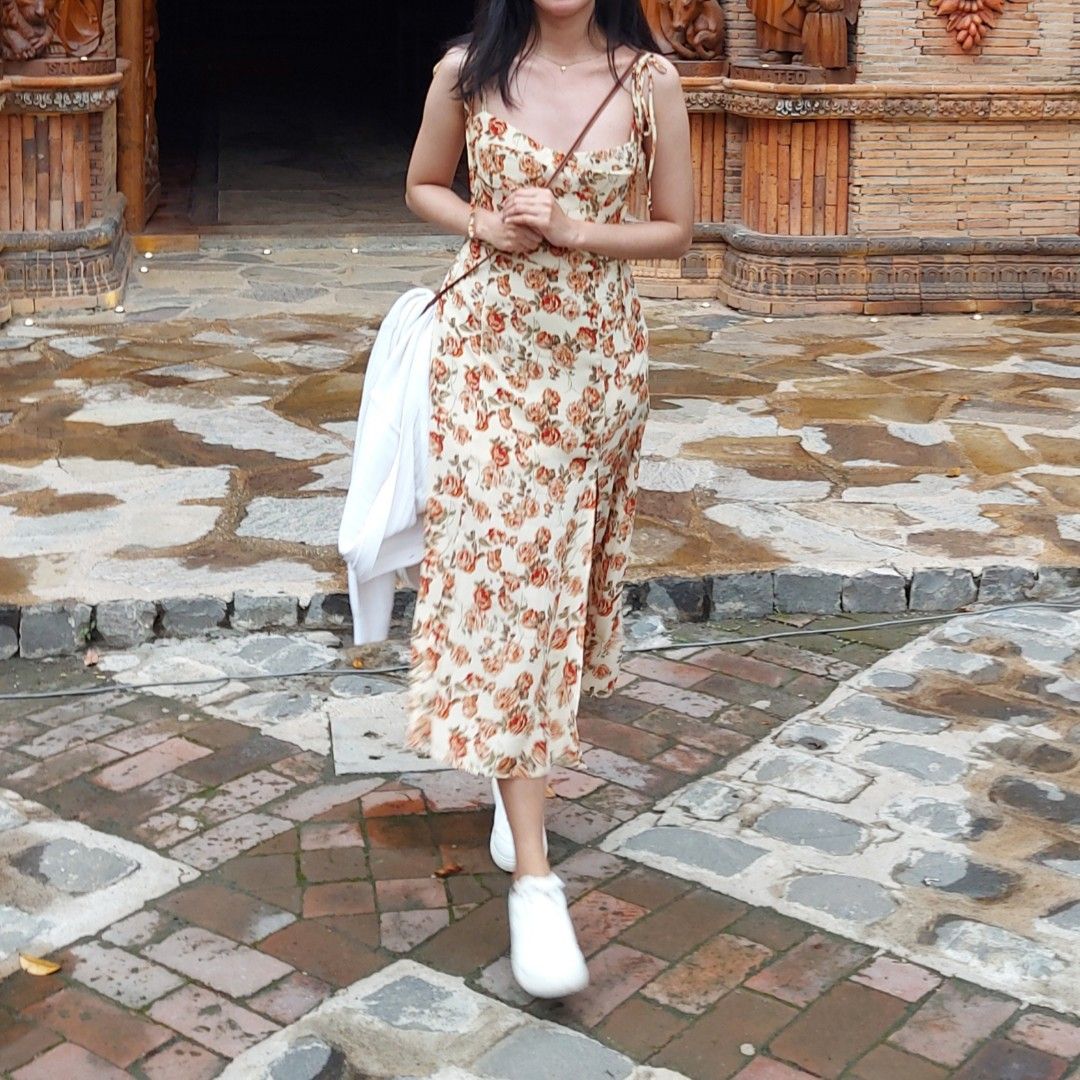 Rose Printed Camisole Dress (Category: Dresses) located in Caloocan City. Submitted by shopfab. (Listing ID 1295771084, Image 2). Description: midi length dress with a sweetheart neckline, tie straps and side slit S: Bust=72cm; Length=96cm; Waist=62cm; used once no flaws, like new rfs: decluttering.