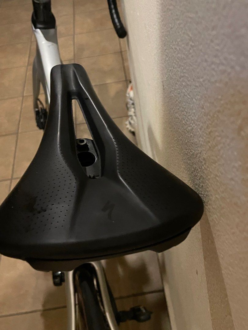 Specialized Power Saddle 155mm Well used in good condition (Category: Parts & Accessories) located in Singapore. Submitted by echocycling (Listing ID 1295865528, Image 2). Description: self collect or we can arrange to meet somewhere price slight nego for fast deals! Rfs: too big for my small bum and just feels like it doesn’t fit my shape .