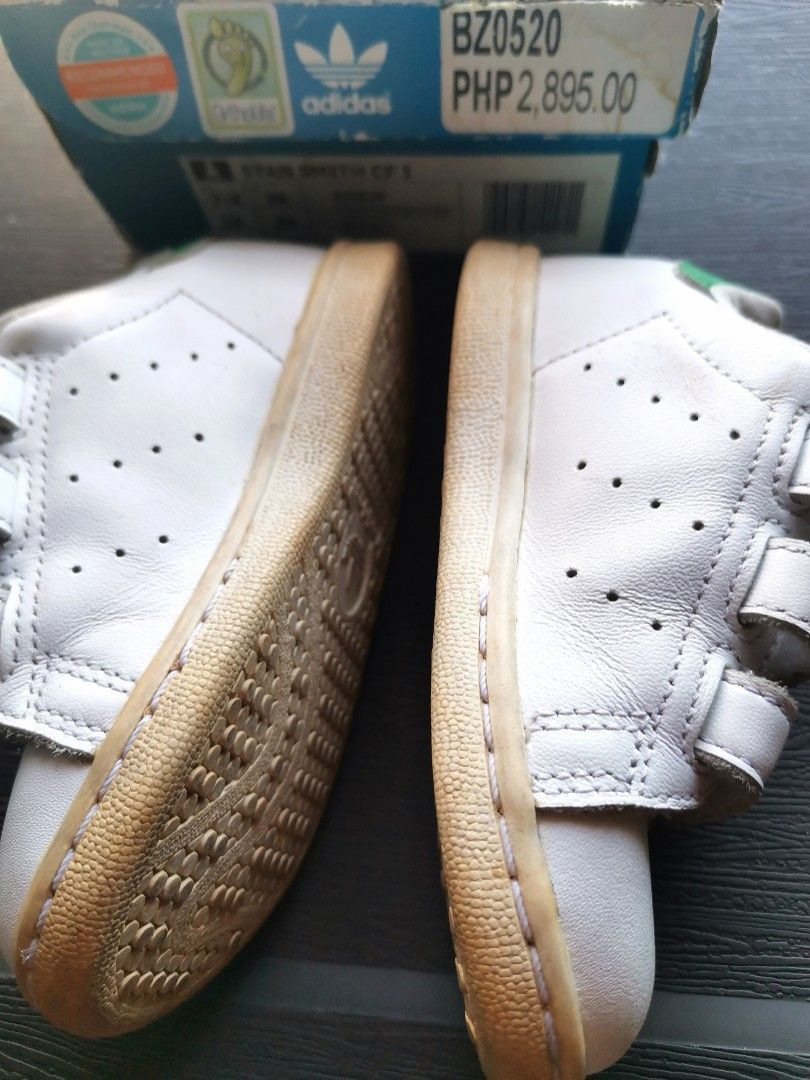 Stan Smith Shoes US 7.5K (Category: Babies & Kids Fashion) located in Pasig City. Submitted by dehoarding (Listing ID 1295768150, Image 2). Description: Yellow discoloration on the sole Size US7. 5k With box Authentic 14cm will fit 1-2 yo.