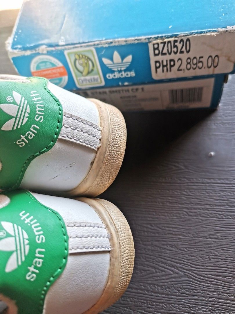 Stan Smith Shoes US 7.5K (Category: Babies & Kids Fashion) located in Pasig City. Submitted by dehoarding (Listing ID 1295768150, Image 3). Description: Yellow discoloration on the sole Size US7. 5k With box Authentic 14cm will fit 1-2 yo.