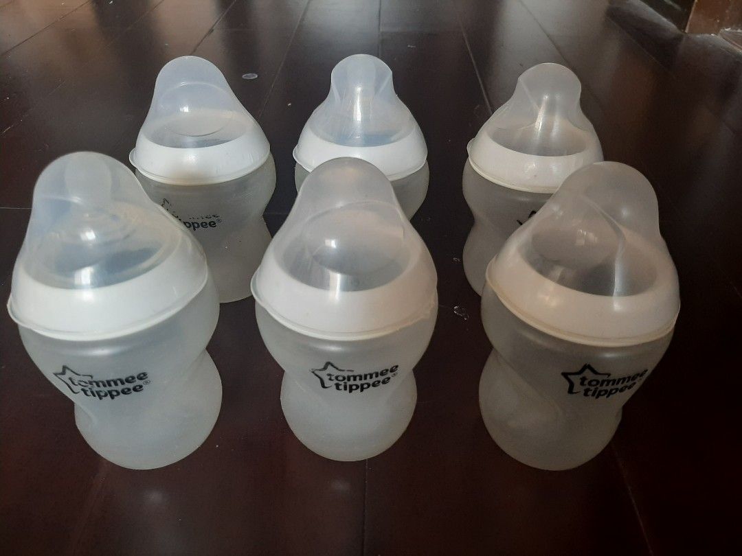 Tommy Tipee 9oz Feeding (Baby) Bottle (Category: Breastfeeding & Bottle Feeding) located in Makati City. Submitted by bambb (Listing ID 1295791971, Image 3). Description: Buy all 6 bottles for P650 (with trainer bottle and popsicle maker for free) * No nipples included but you can get in malls or online * Some markers were washed off from brushing * There bottles were only used for 1.5 years before weaning * Shipping will be shouldered by buyer D