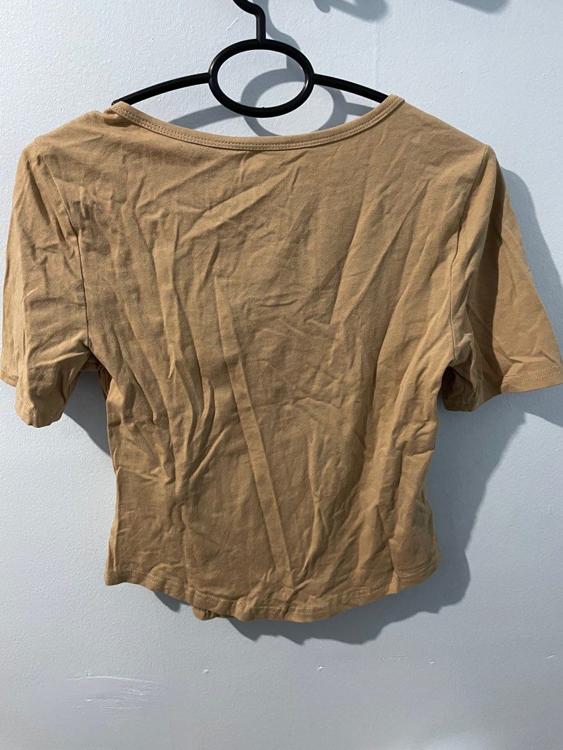 T-shirt (Category: Shirts) located in Pasig City. Submitted by khimtaba (Listing ID 1295736993, Image 3). Description: Never been used XXL on tag but best fit medium to large.