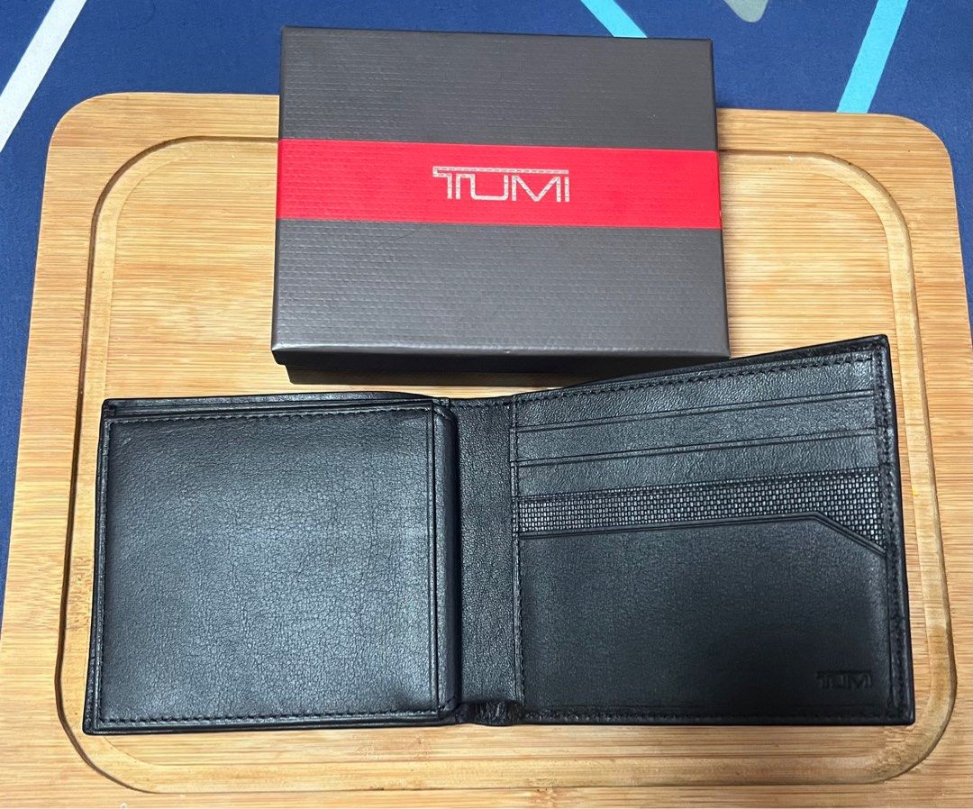 Tumi Horizon SLG (Category: Wallets & Card Holders) located in Makati City. Submitted by corkee (Listing ID 1295717708, Image 3). Description: .