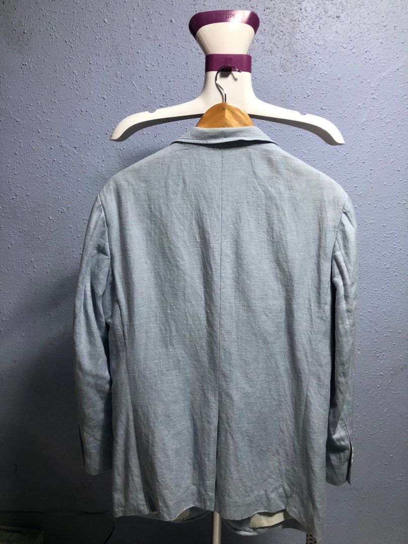 UNIQLO (Category: Coats, Jackets and Outerwear) located in Rizal. Submitted by x2per1021 (Listing ID 1295784740, Image 3). Description: Medium Authentic Uniqlo Coat.