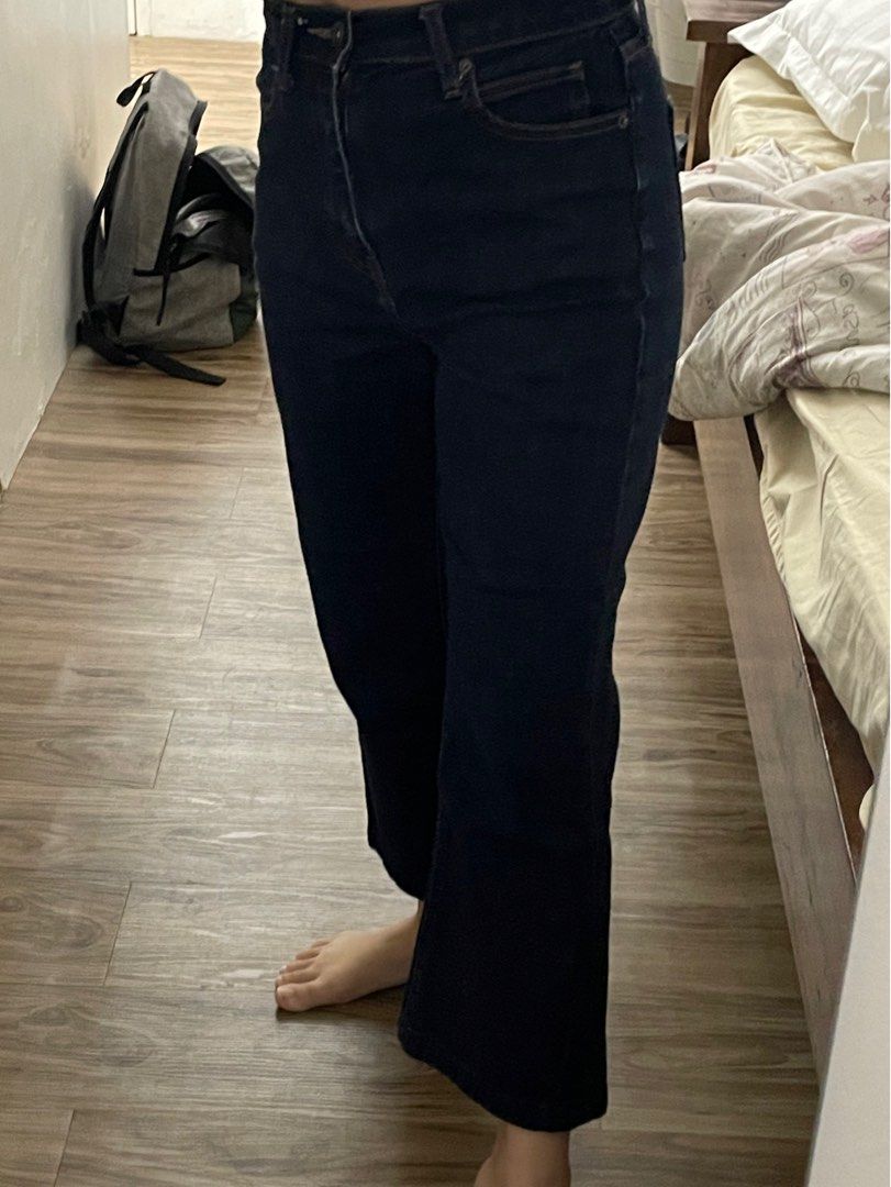 uniqlo flared jeans (Category: Jeans) located in Rizal. Submitted by esquivel.declutter (Listing ID 1295805675, Image 3). Description: bought for 1,995 used 2 times only 85cm length 26-28 waist .
