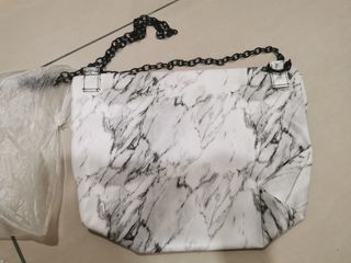 (Category: ) located in . Submitted by eunicekhoopy (Listing ID 1295833898, Image 1). Description: .