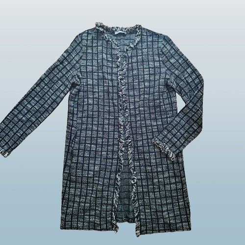 Zara Black Checkered Long Casual Coat (Category: Coats, Jackets and Outerwear) located in Lapu Lapu. Submitted by am.thingspreloved (Listing ID 1295699805, Image 1). Description: .