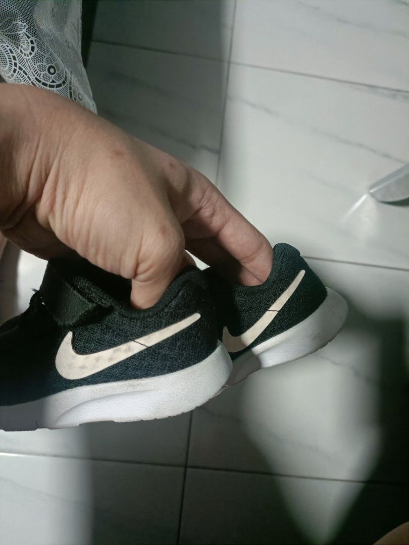 Stick on shoes by nike sales