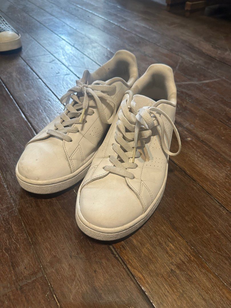 Adidas Advantage shoes M11 triple white (Category: Sneakers) located in Munoz. Submitted by jaizer (Listing ID 1295885262, Image 2). Description: -lightly used, natambakan, may bagong sapatos and original, bought from sm north edsa price: 1500 loc: south caloocan/sm monumento/sm center sangandaan.
