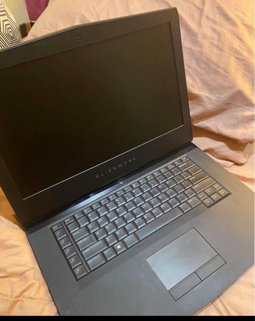 Alienware 15 R4 (Category: Laptops & Notebooks) located in Quezon City. Submitted by konascloset (Listing ID 1295984848, Image 1). Description: Issue: dead motherboard, the rest are working.