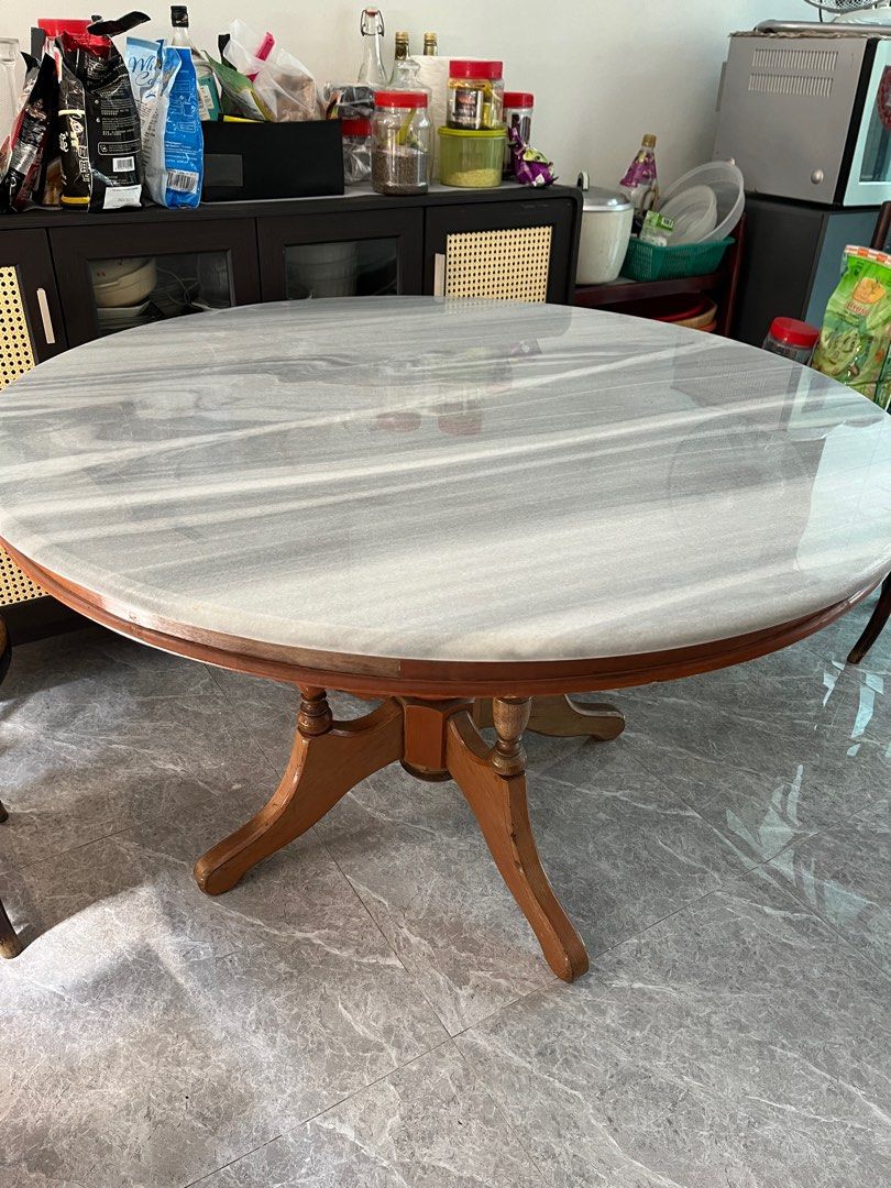 Authentic Marble Round Table (Category: Tables & Sets) located in Petaling Jaya. Submitted by pettie (Listing ID 1295937897, Image 1). Description: 119cm in diameter 75cm height Self arranged collection in Bandar Utama.