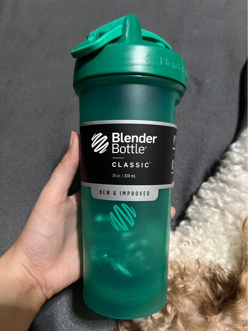 BlenderBottle Classic 28oz 828ml (Category: Water Bottles & Tumblers) located in Manila. Submitted by elliefinds (Listing ID 1295969711, Image 3). Description: Available in green and blue Red sold .