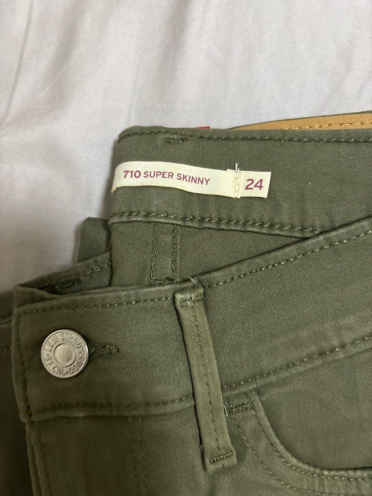 BNWT Levi s 701 Super Skinny Green