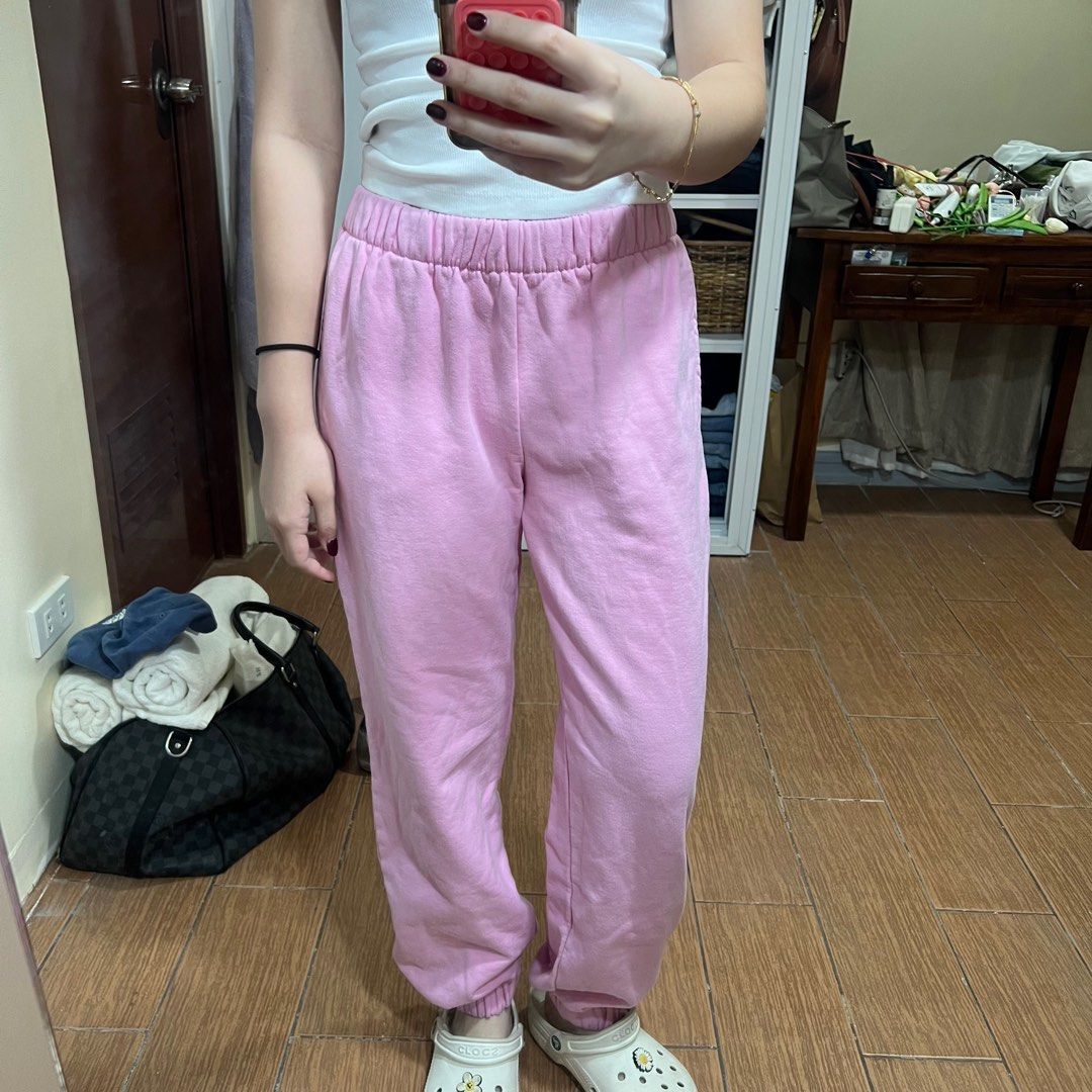 brandy melville rosa sweatpants in bubblegum pink Women s Fashion Bottoms Other Bottoms on Carousell