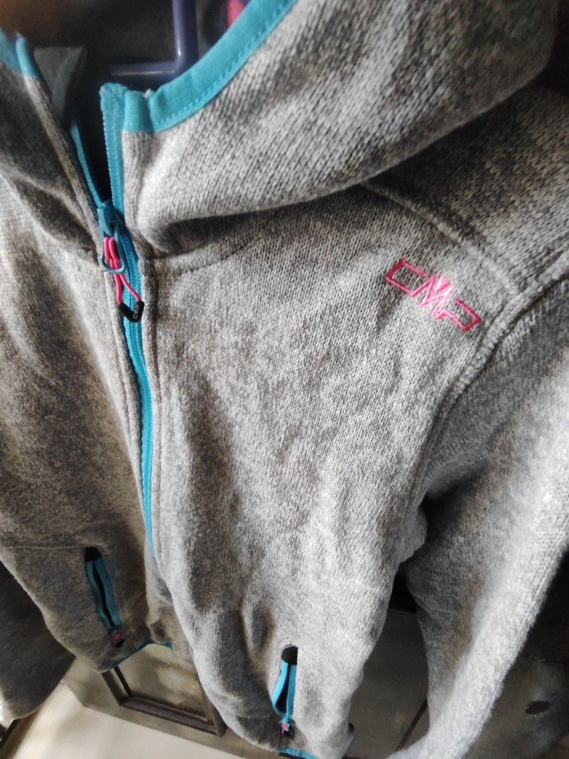 CMP Jacket (Category: Other Sports Equipment and Supplies) located in Singapore. Submitted by pocketfullofjoy (Listing ID 1295968106, Image 2). Description: Size 164 Grey.