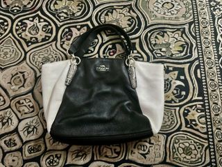 (Category: ) located in . Submitted by an89preloved (Listing ID 1296002583, Image 1). Description: .