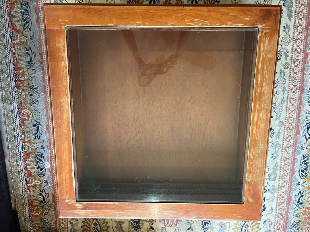 Coffee Table (Category: Tables & Sets) located in Singapore. Submitted by fleurdlys (Listing ID 1295883174, Image 2). Description: .