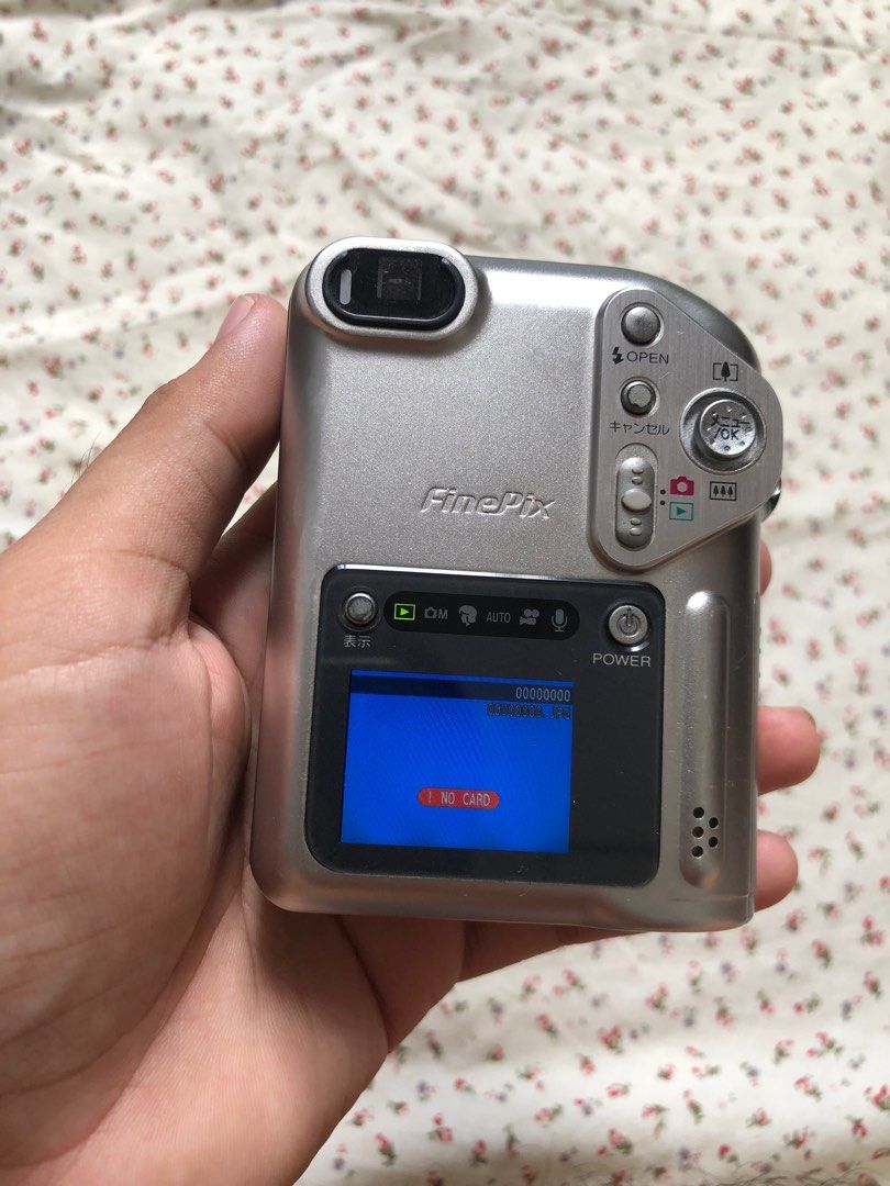 FUJIFILM FINEPIX cameras (Category: Cameras) located in Iloilo. Submitted by heyjay10 (Listing ID 1295894431, Image 3). Description: DEFECTIVE SELLING AS IS BUY AT YOUR OWN RISK FINEPIX F601 Issues: -lens cover does not work -working but cant take pictures -scratches Comes with battery FINEPIX JX Meet-ups around Iloilo Shipping available Shipping fee shouldered by buyer .