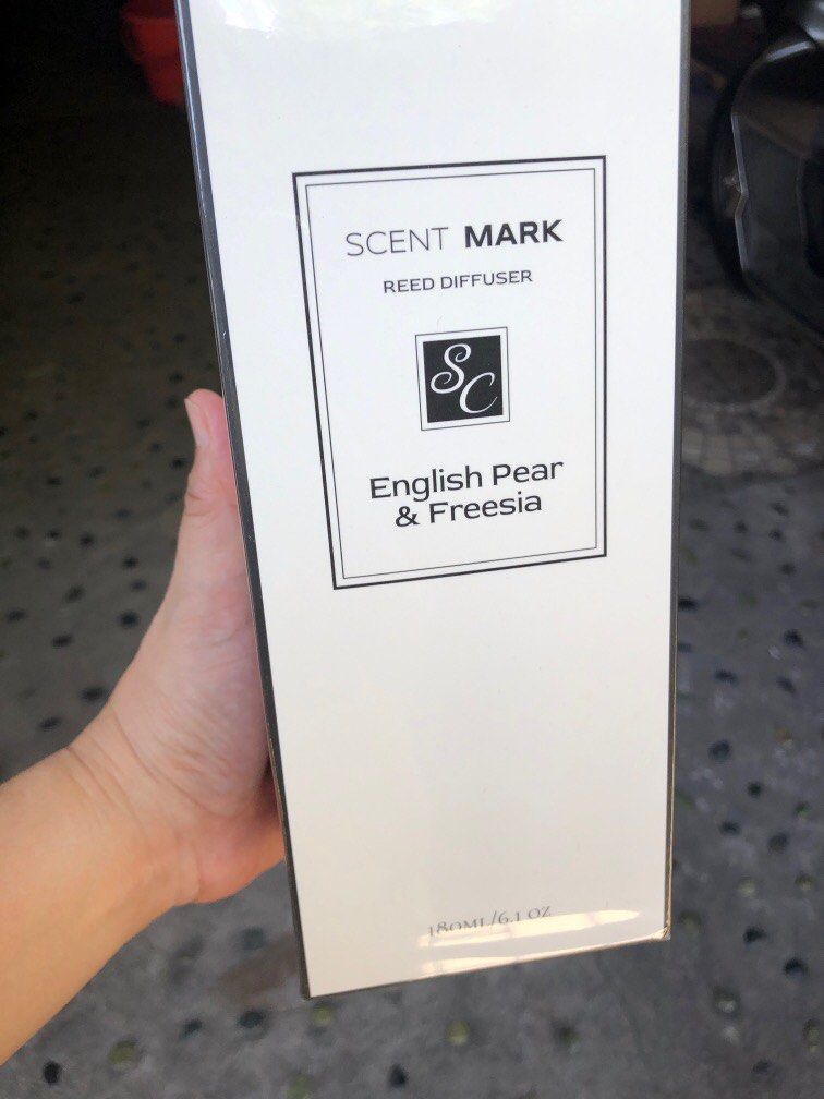 English peer Diffuser (Category: Fragrance & Deodorants) located in Caloocan City. Submitted by mannycoydegz8 (Listing ID 1295878726, Image 2). Description: Diffuser at Home Good scent in Aircondition room .