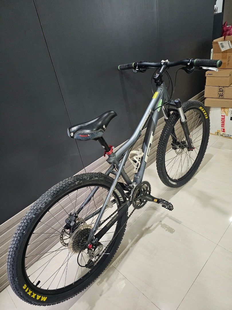 Gt avalanche 2.0 women's mountain bike clearance