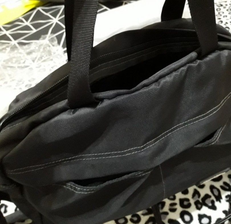 HAWK Small to MEDIUM GYM BAG Women s Fashion Bags Wallets Cross body Bags on Carousell