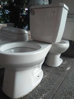 Hotel and Condo Pull Out 2nd Hand Toilet Bowl 15pcs. Available
