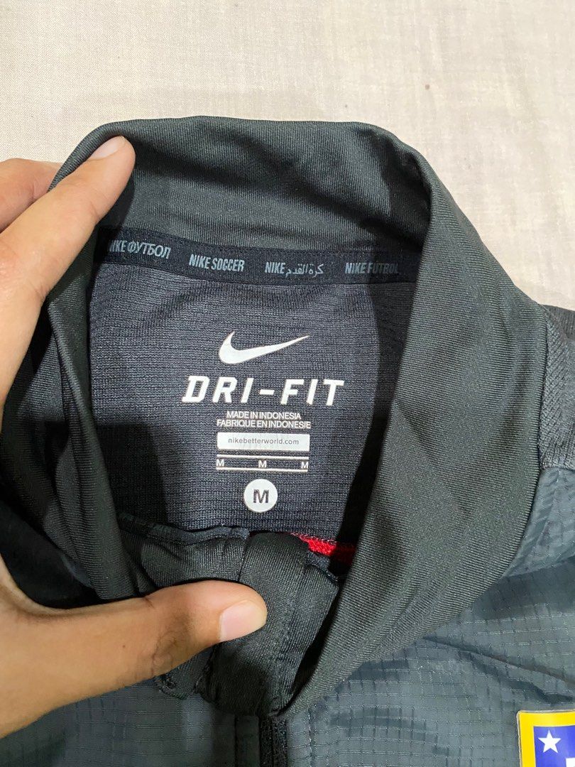 Jaket sweater nike shop