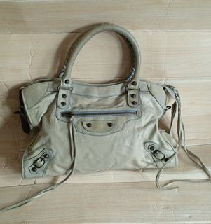 (Kategori: ) berada di . Dikirim oleh jenang.kuning (ID iklan 1295931668, Gambar 1). Deskripsi: .