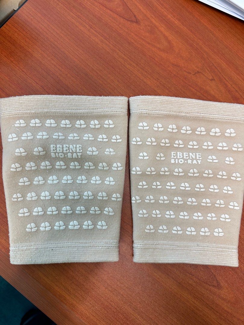 Knee protector (Category: Braces, Support & Protection) located in Singapore. Submitted by newchapter_7322 (Listing ID 1295922513, Image 2). Description: .
