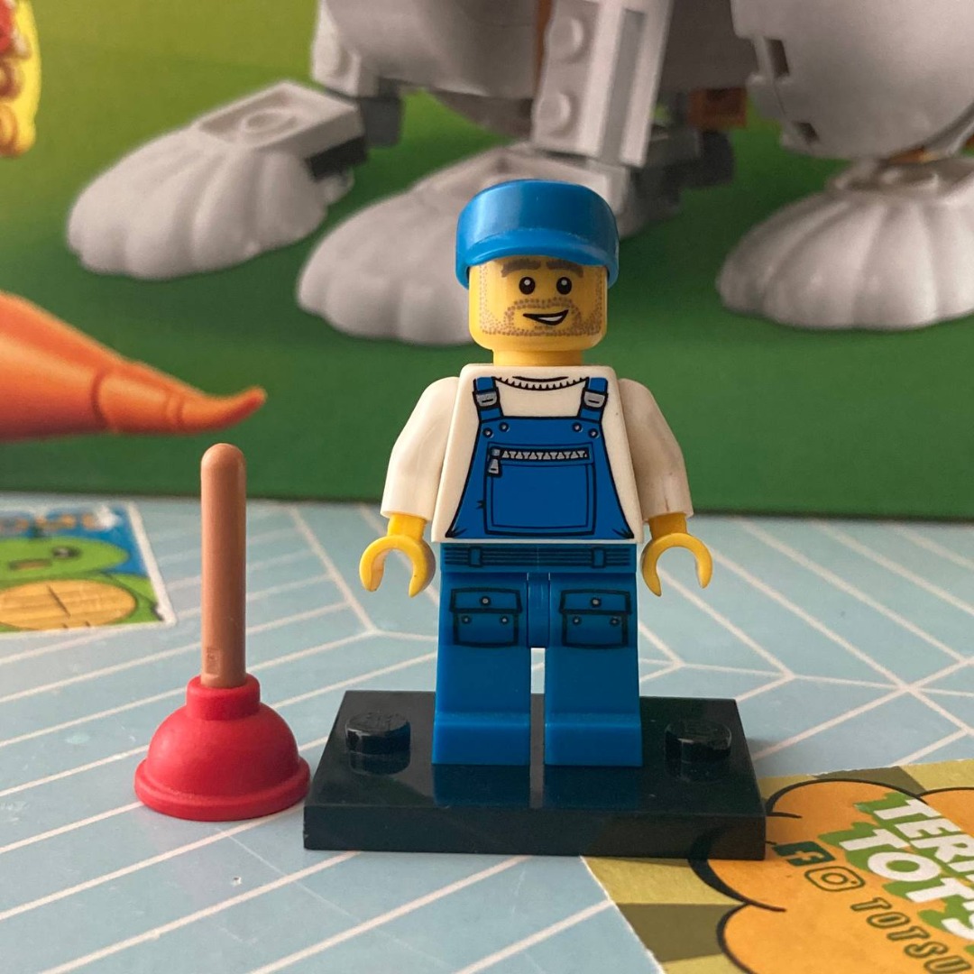 Lego plumber minifigure on sale