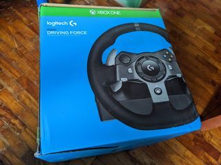 Logitech G920 Driving Force Wheel and Pedals XBOX and PC