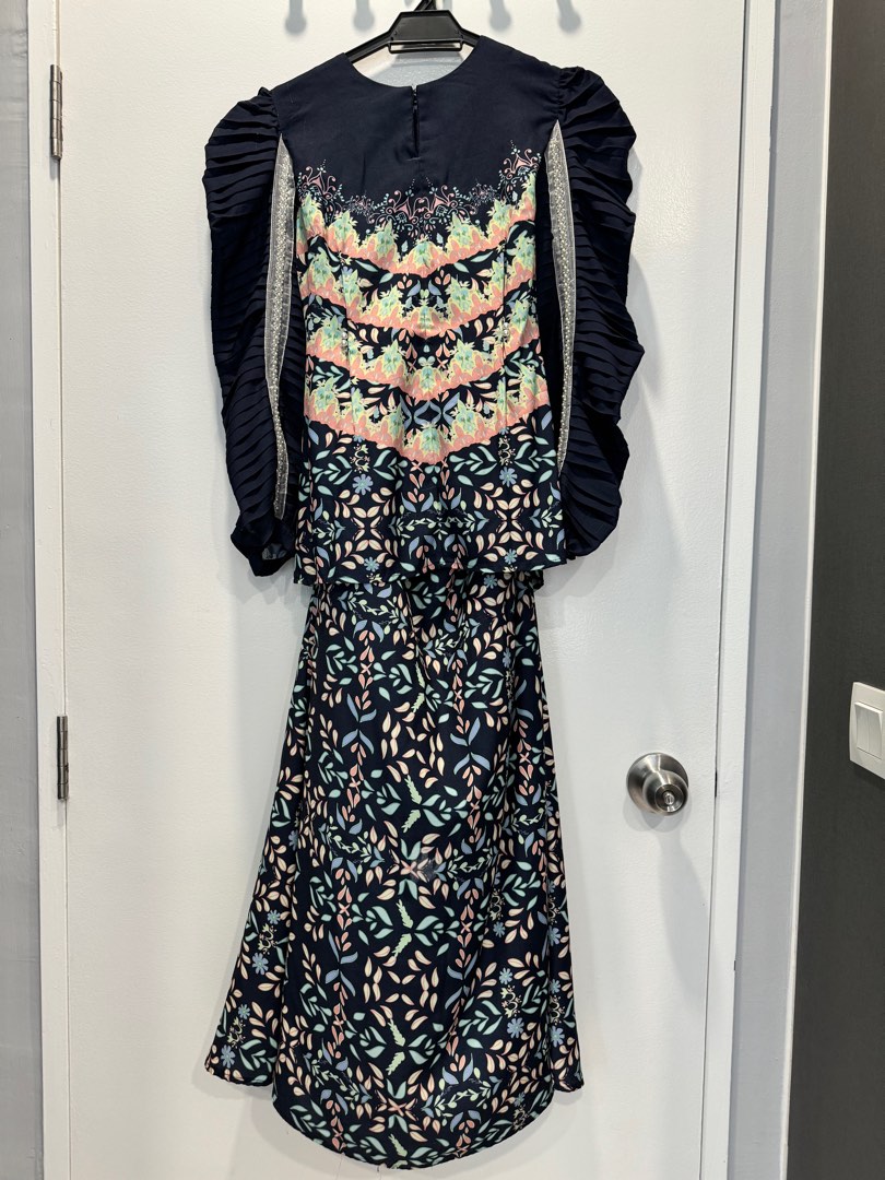 Mimpikita x Disney, Women's Fashion, Muslimah Fashion, Baju Kurung ...