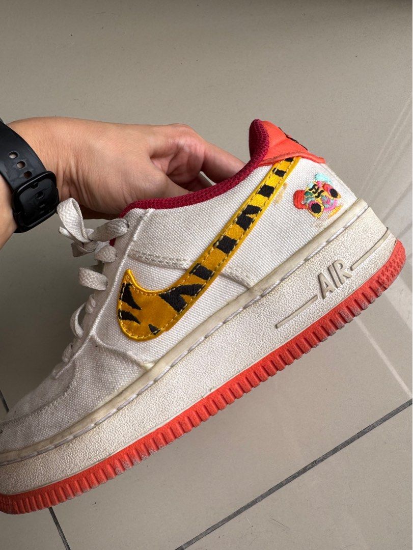 Nike Air Force 1 07 LV8 CNY Tiger