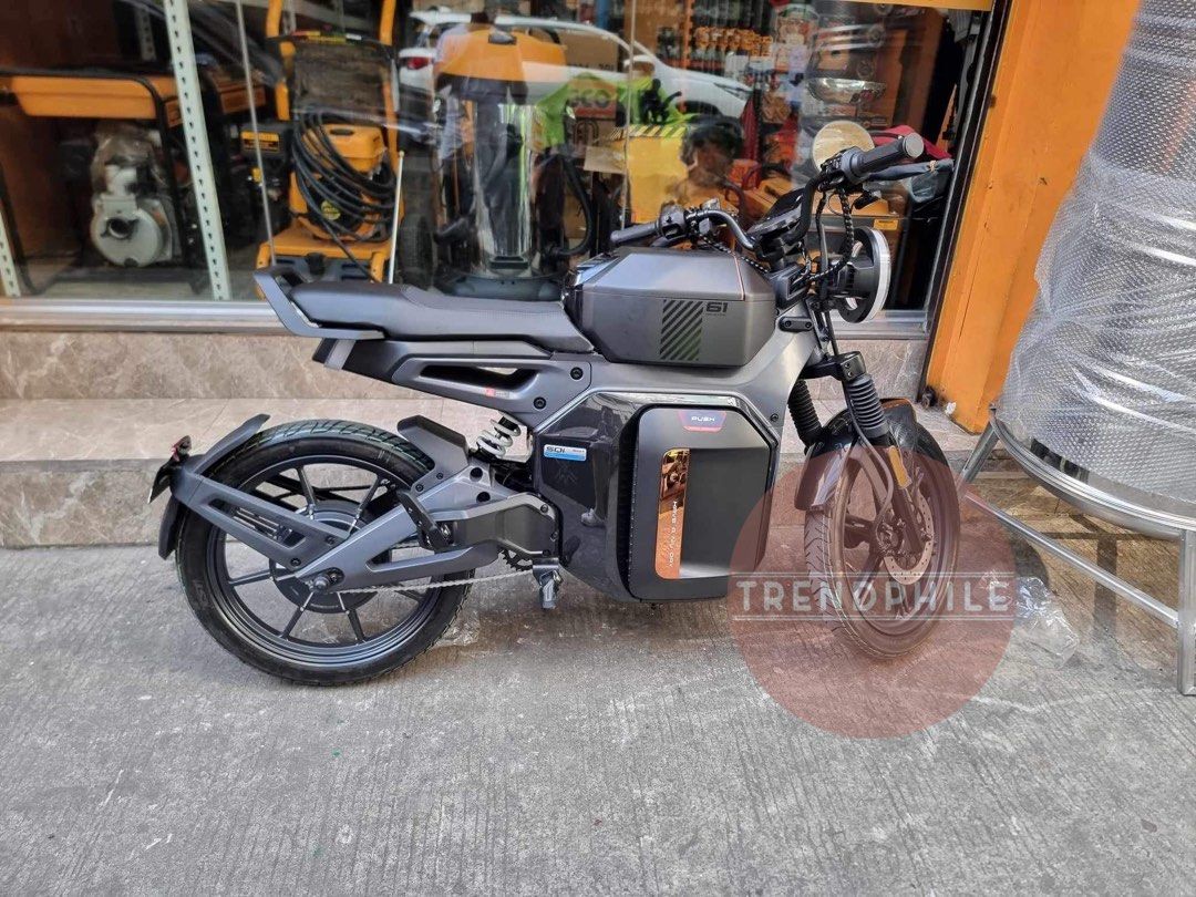 NIU X Razer SQi E-Scooter (Category: Bicycles) located in Manila. Submitted by trendphile (Listing ID 1295925470, Image 1). Description: NIU X Razer SQi E-Scooter .