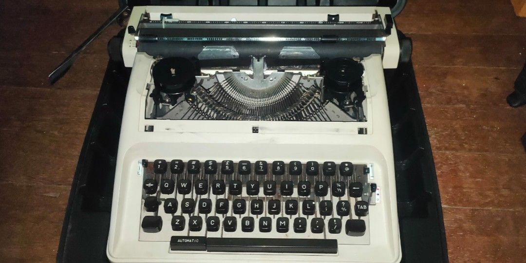 Olympia Carina 2 Typewriter (Category: Office & Business Technology) located in Quezon City. Submitted by kate.declutters_ (Listing ID 1295905104, Image 1). Description: .