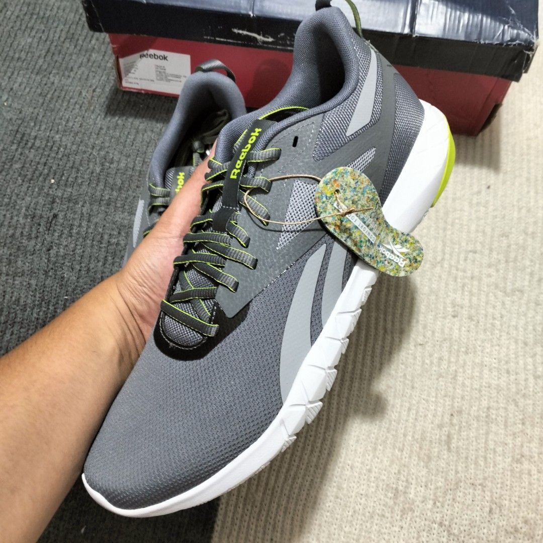 Reebok Ortholite Sneakers Fesyen Pria Sepatu Sneakers di Carousell