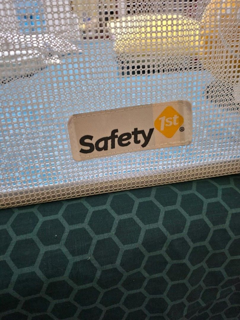 Safety 1st Bed Rail (XL) (Category: Bed Guards) located in Manila. Submitted by cycatapang (Listing ID 1296012608, Image 1). Description: XL Bed Rail Dimensions: 45x45x150 CM Weight: 2.5 KG.