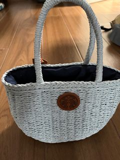 (Category: ) located in . Submitted by pettie (Listing ID 1295937009, Image 1). Description: .