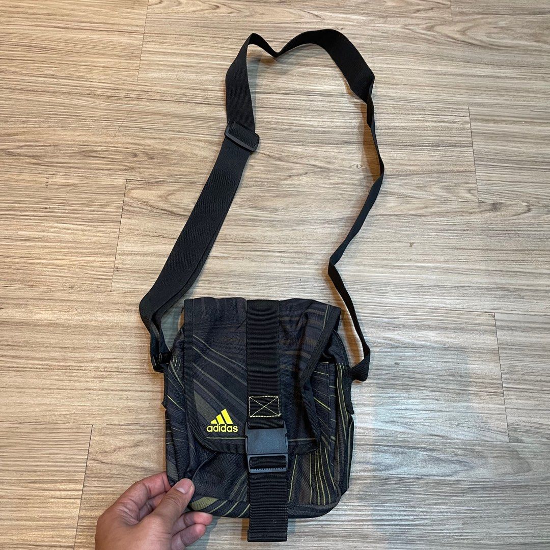 Tas Sling Bags Adidas ORIGINAL 100 Like New