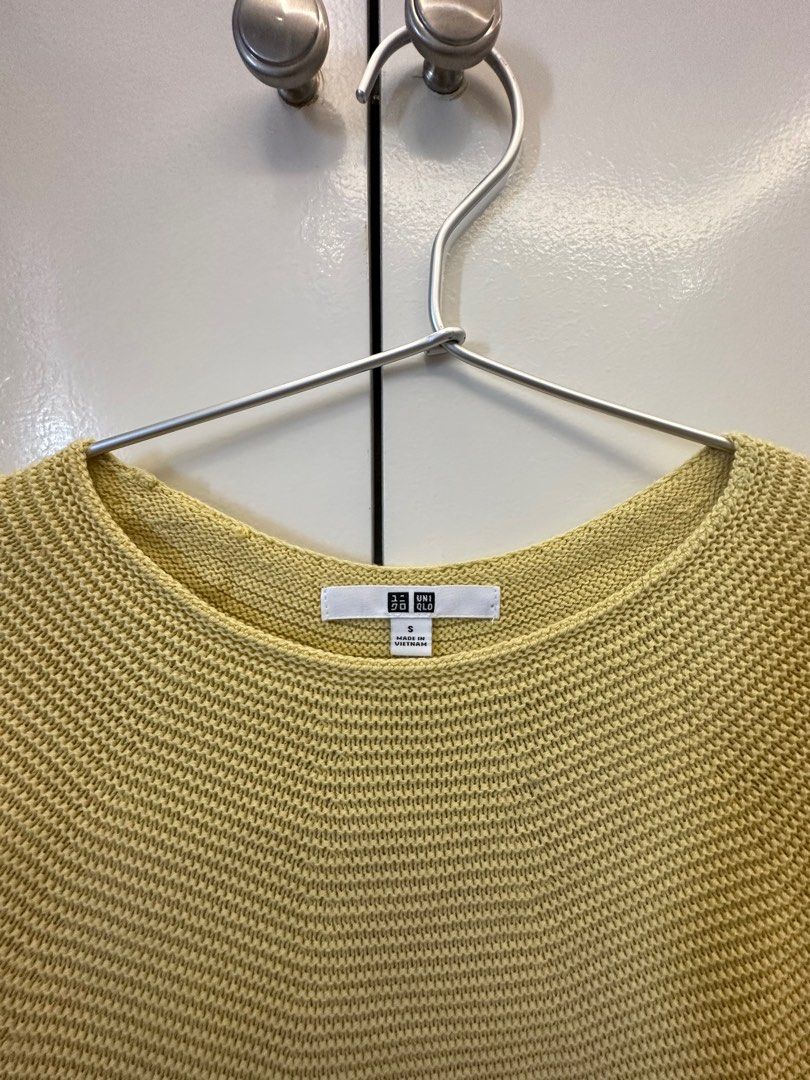 Uniqlo Yellow Knitted Sweater (Category: Longsleeves) located in Taguig. Submitted by deckluttering (Listing ID 1295893970, Image 2). Description: -in good condition -used only twice.