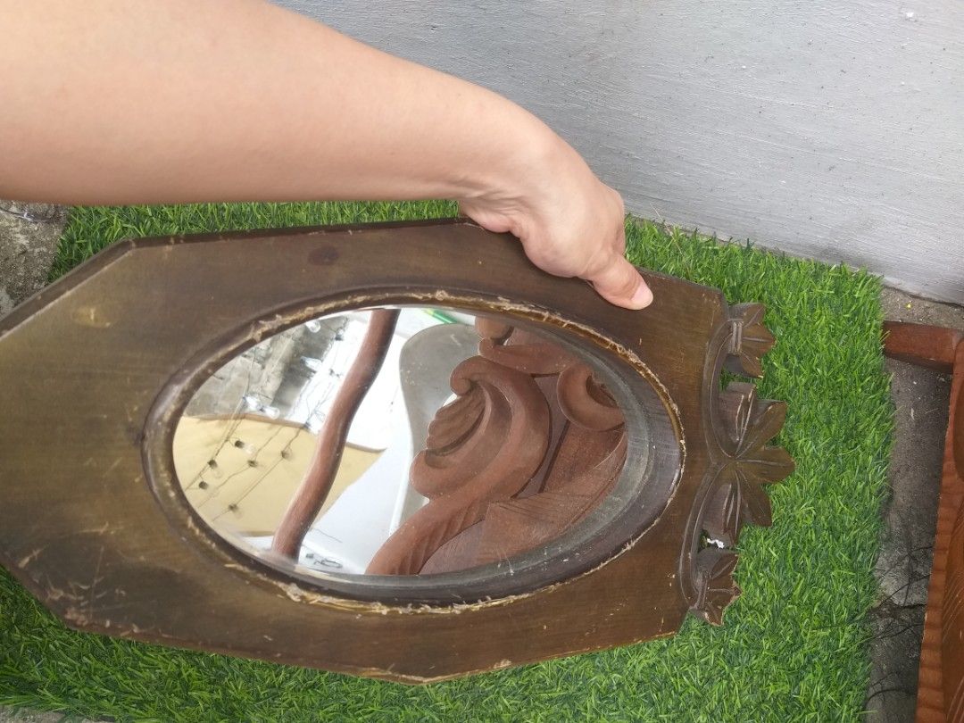 Vintage Accent Mirror Decor (Category: Mirrors) located in Cavite. Submitted by wishie_collects (Listing ID 1295909115, Image 3). Description: Vintage Carved Mirror Adds Accent to your wall Nice decoration for an old French themed home / business Note: These are vintage items so please manage your expectations..