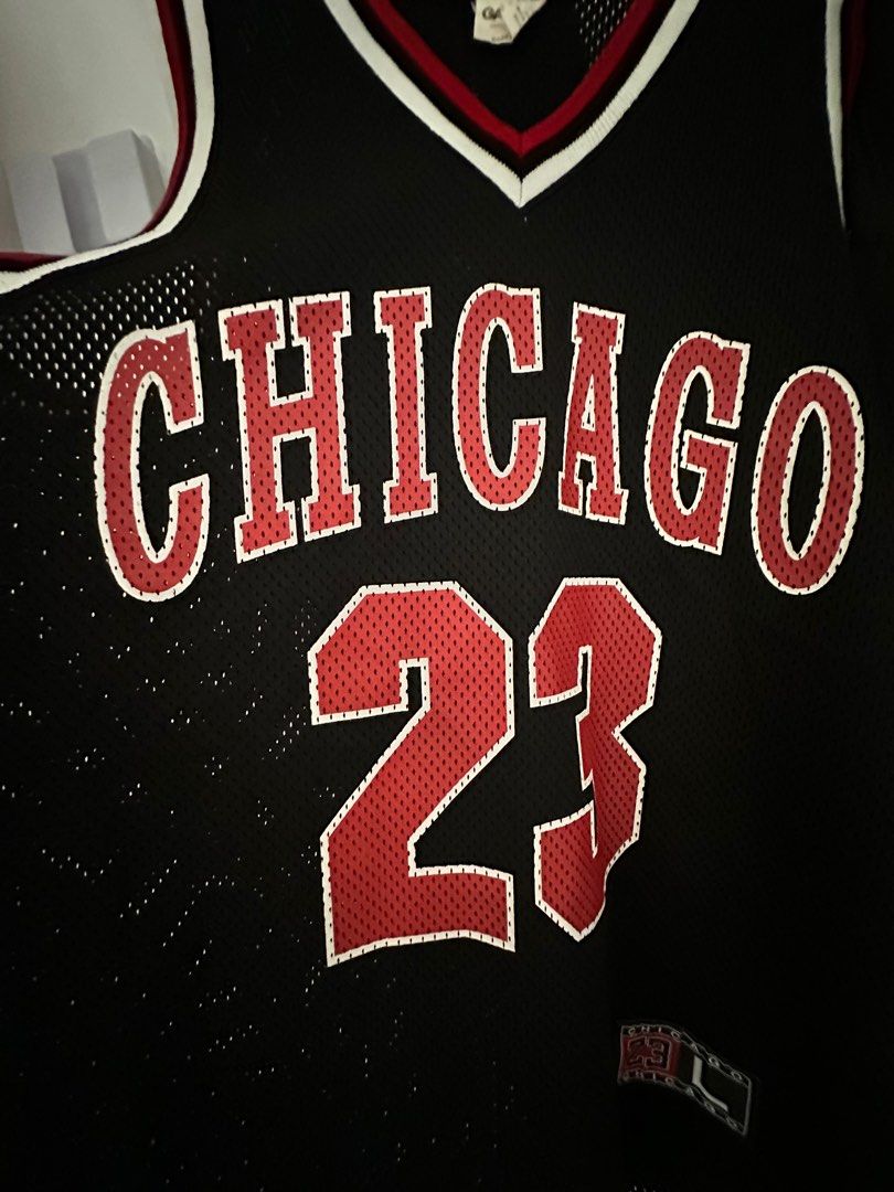 Vintage MichaelJordan Jersey (Category: Activewear) located in Quezon City. Submitted by 08super (Listing ID 1295892072, Image 2). Description: Vintage Michael Jordan Jersey gallop brand Size:Large.
