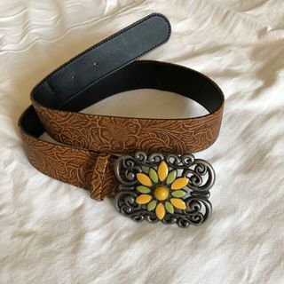 Vintage style metal buckle belt
