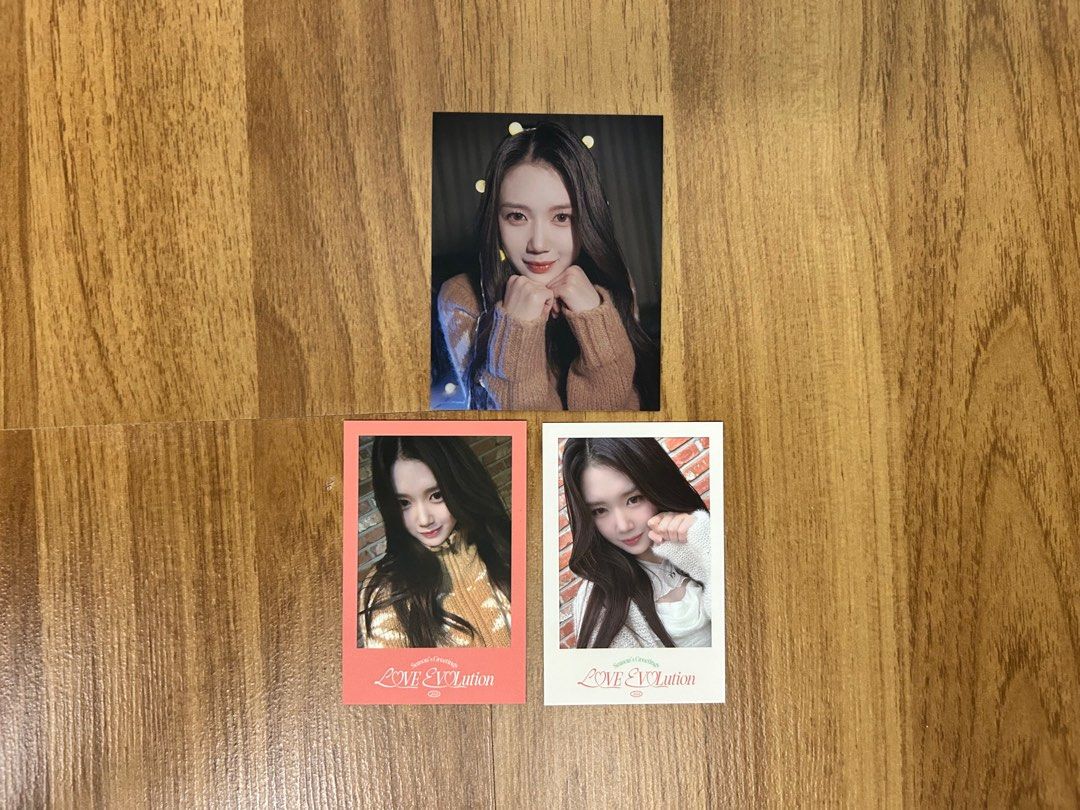 WTS tripleS 2024 Season Greetings set, Hobbies & Toys, Collectibles