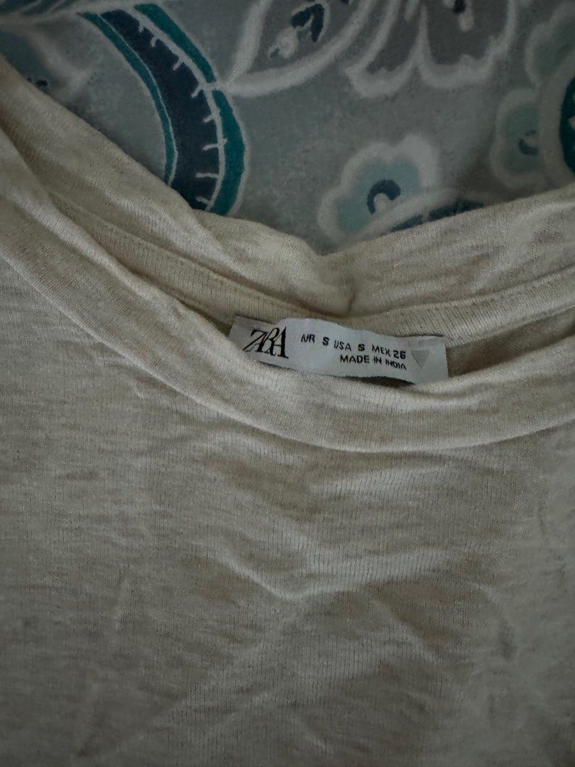 Zara Bundle Crop Tops (Category: Shirts) located in Manila. Submitted by jdddecluttersss (Listing ID 1295914882, Image 2). Description: Authentic :).