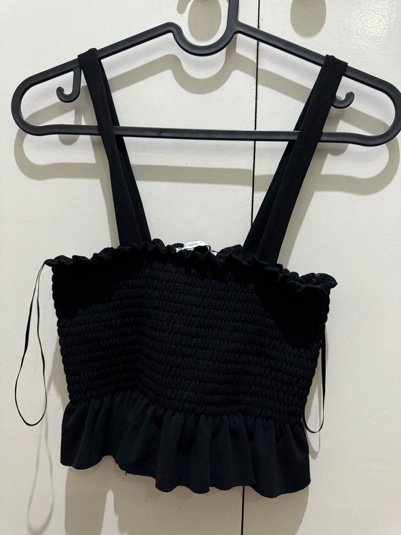 Zara top (Category: Blouses) located in Manila. Submitted by jdddecluttersss (Listing ID 1295916457, Image 1). Description: .