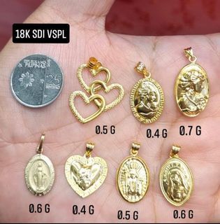 18k Saudi Gold Cameo Medallion Pendants