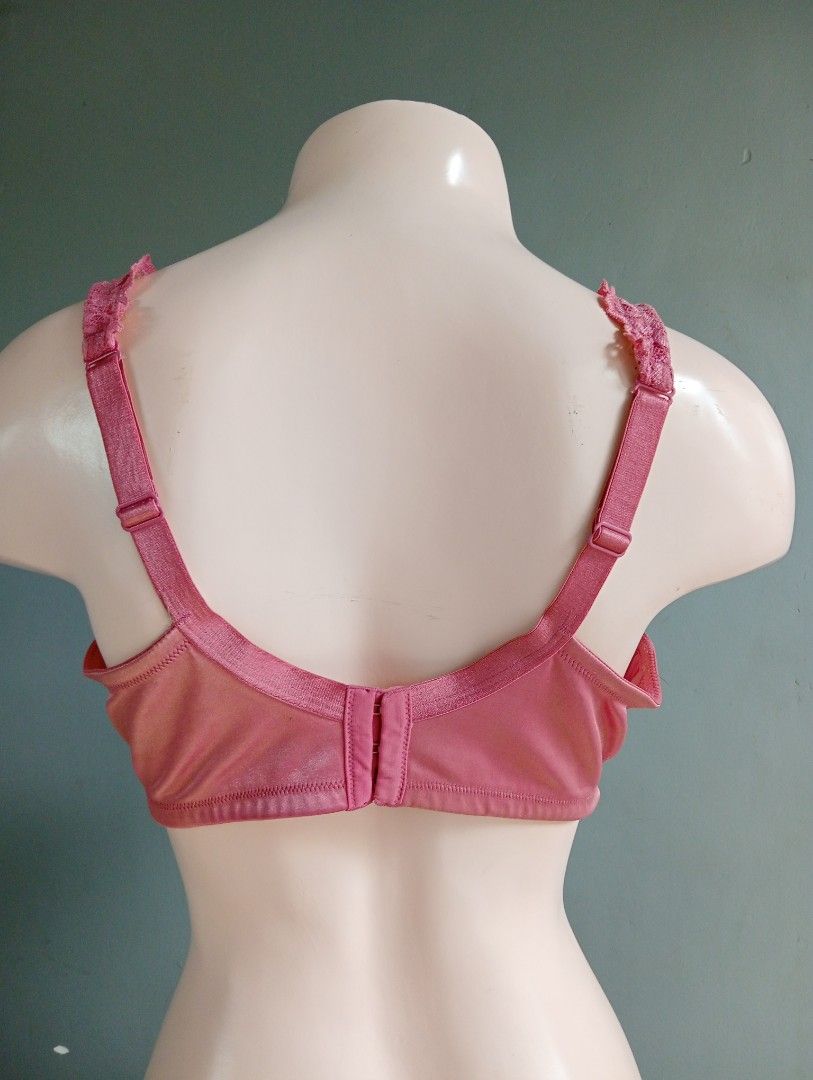 42c Cacique bra not padded with underwire, Women's Fashion, Undergarments &  Loungewear on Carousell
