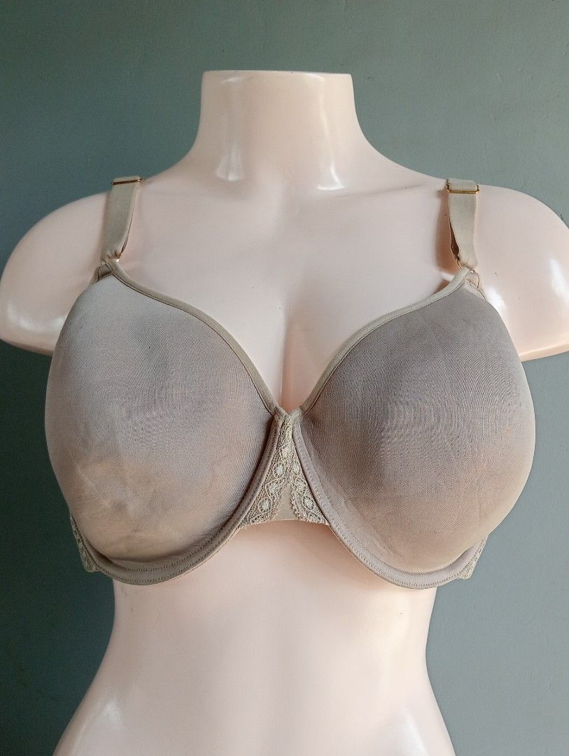 42c Vanity fair bra thin pads with underwire, Women's Fashion,  Undergarments & Loungewear on Carousell