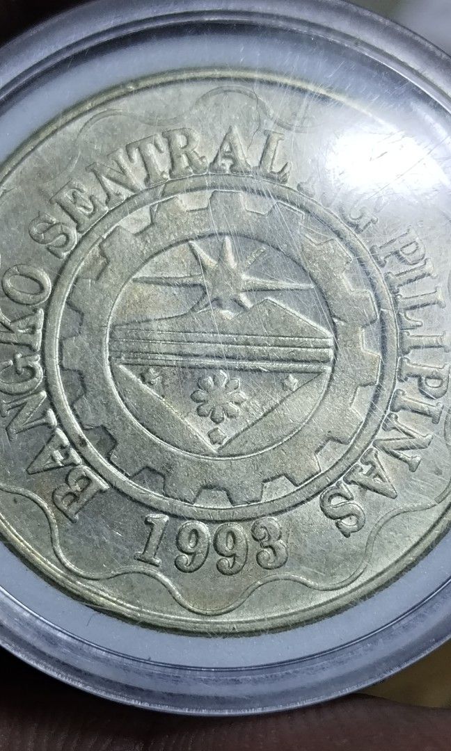 5 Piso 2013 error coin "machine doubling" (Category: Currency) located in Manila. Submitted by danlei_coin_collectible (Listing ID 1291165484, Image 2). Description: mag mahiya mag offer.. mabilis naman Ako kausap🫰.